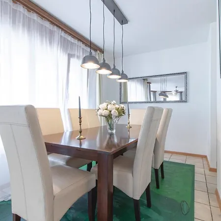 Spacious And Stylish 3 Bedroom In Sion