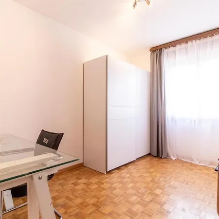 アパート Spacious And Stylish 3 Bedroom In シオン